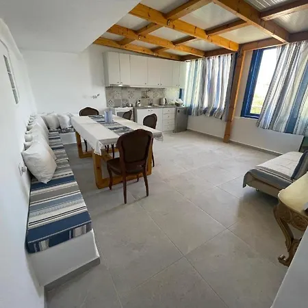 Antilio Chrisi Akti (Paros)